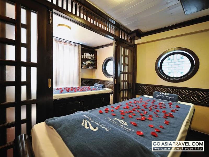 Picture of Paradise Luxury Cruise
