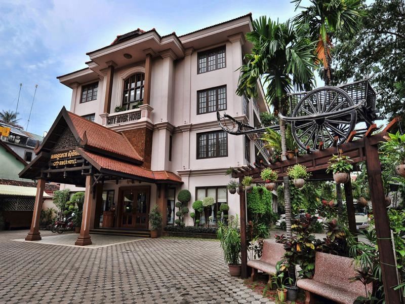 Picture of City River Hotel