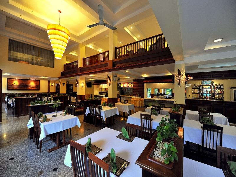 Picture of City River Hotel