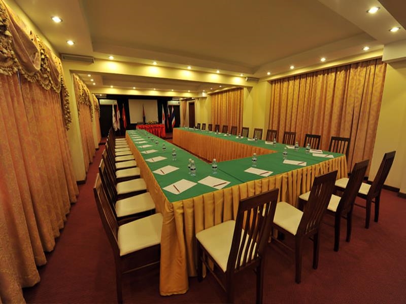 Picture of City River Hotel