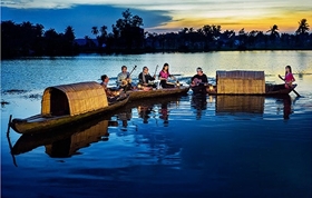 Photo exhibition on Vietnamese heritage sites opens in Da Nang