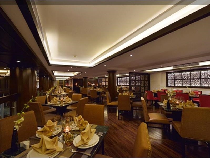 Picture of Paradise Suites Hotel